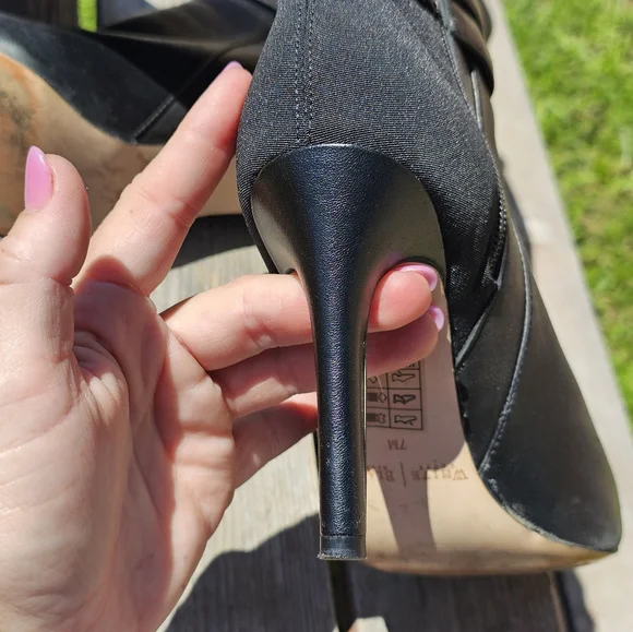 White House/ Black Market black stiletto boots - Picture 12 of 13